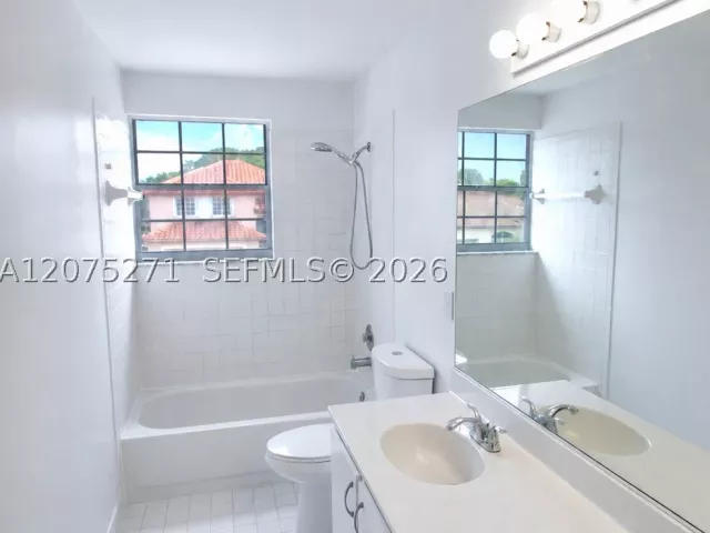 Продажа дома по адресу 18341 NW 10th St - фото 9377365