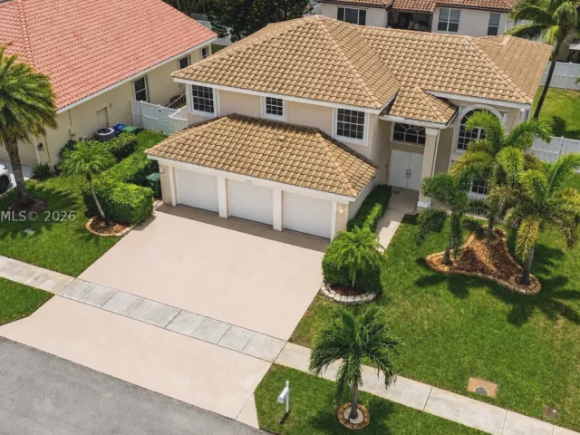 Продажа дома по адресу 18341 NW 10th St - фото 9377340