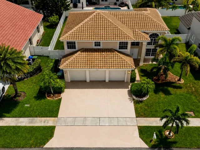 Продажа дома по адресу 18341 NW 10th St - фото 9377371