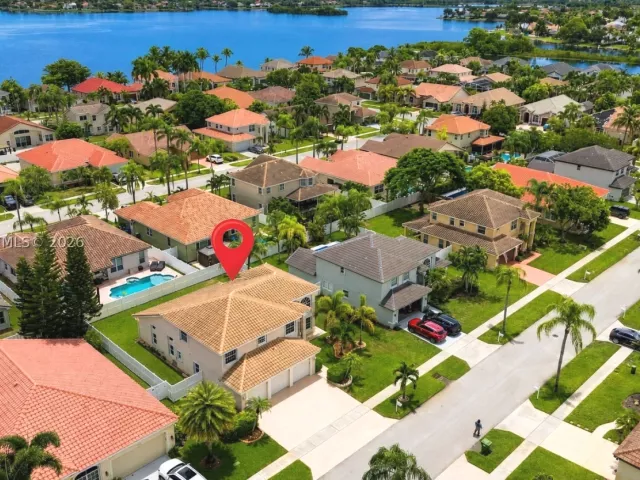Продажа дома по адресу 18341 NW 10th St - фото 9377341