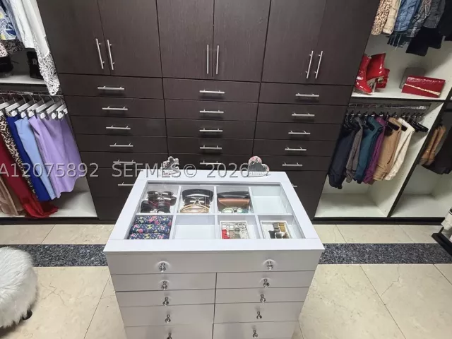 Продажа дома по адресу 5445 NW 172nd Ter - фото 9376287