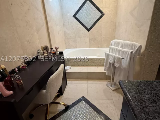 Продажа дома по адресу 5445 NW 172nd Ter - фото 9376289
