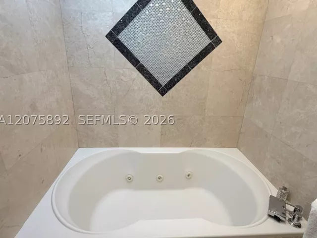 Продажа дома по адресу 5445 NW 172nd Ter - фото 9376290