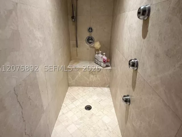Продажа дома по адресу 5445 NW 172nd Ter - фото 9376291