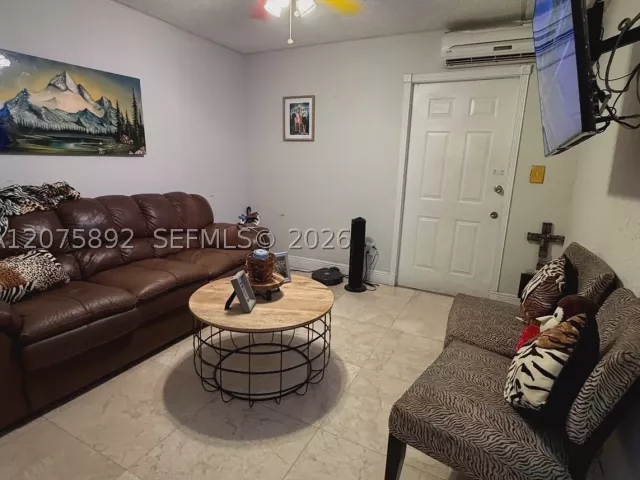 Продажа дома по адресу 5445 NW 172nd Ter - фото 9376271