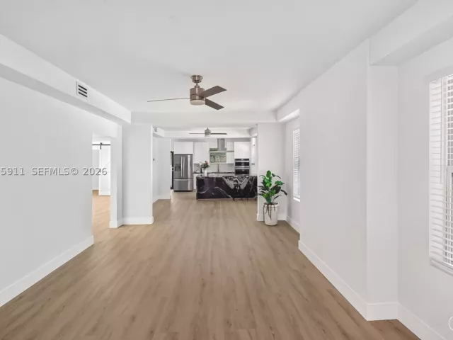 Продажа дома по адресу 2272 SW 13th St - фото 9376521