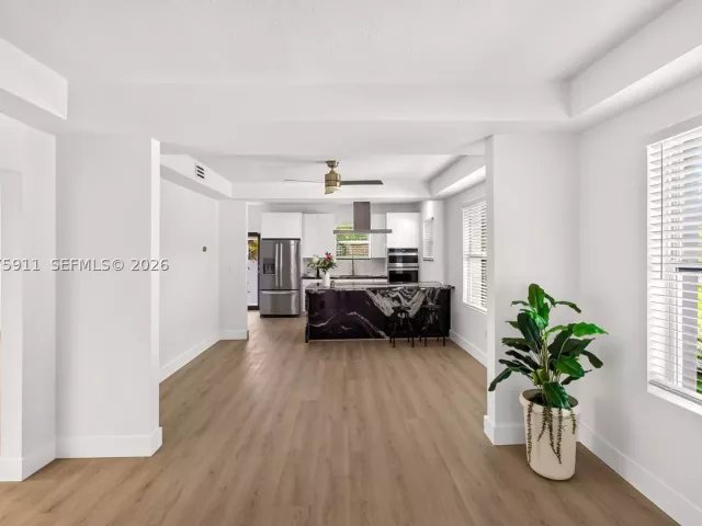 Продажа дома по адресу 2272 SW 13th St - фото 9376523