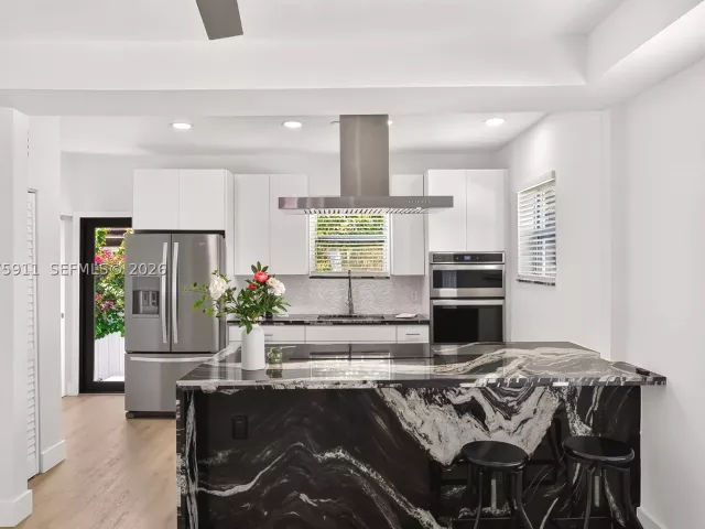 Продажа дома по адресу 2272 SW 13th St - фото 9376524