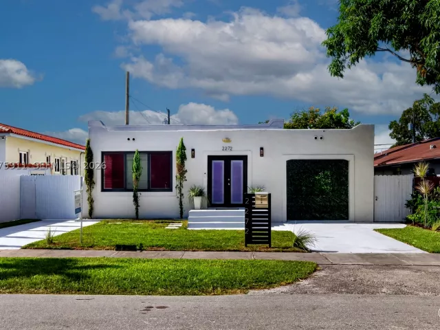 Продажа дома по адресу 2272 SW 13th St - фото 9376513