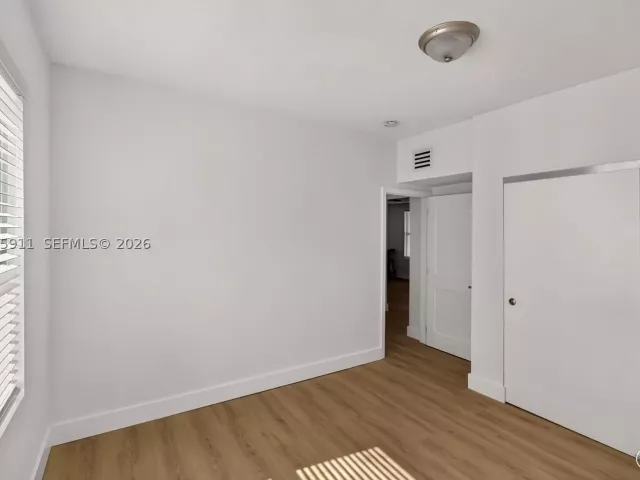 Продажа дома по адресу 2272 SW 13th St - фото 9376539