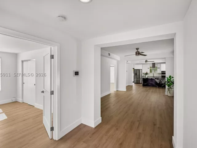 Продажа дома по адресу 2272 SW 13th St - фото 9376519