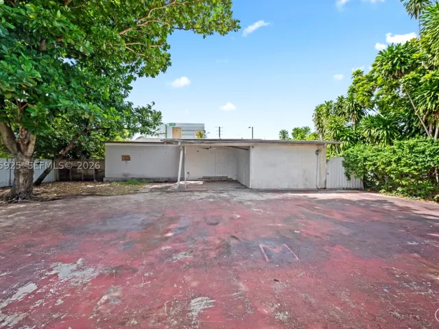 Продажа дома по адресу 2723 NW 3rd St - фото 9376559