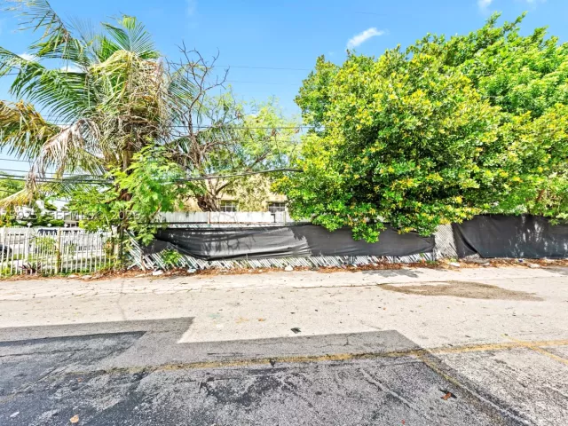 Продажа дома по адресу 2723 NW 3rd St - фото 9376565