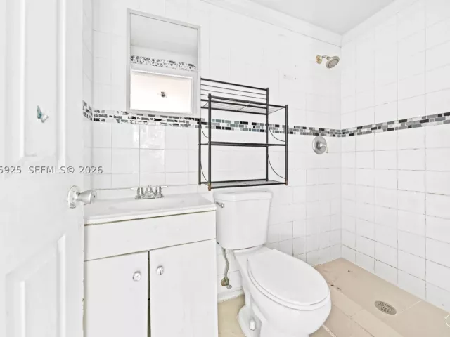 Продажа дома по адресу 2723 NW 3rd St - фото 9376569