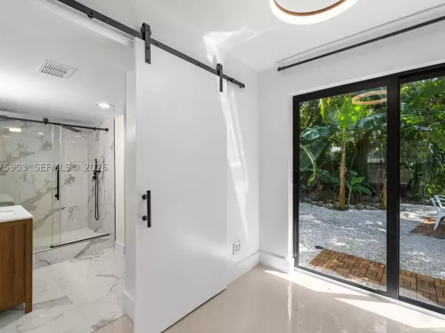 Продажа дома по адресу 5741 Simms St - фото 9378150