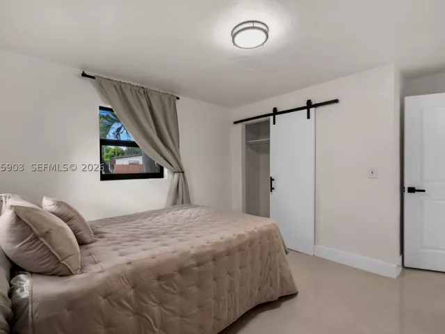 Продажа дома по адресу 5741 Simms St - фото 9378153