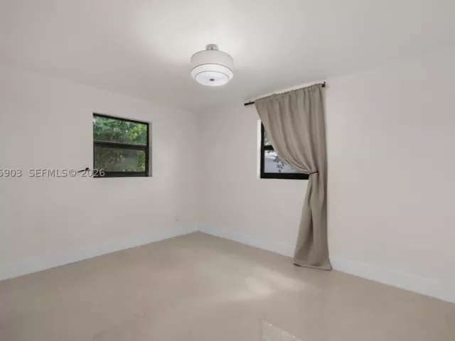 Продажа дома по адресу 5741 Simms St - фото 9378156