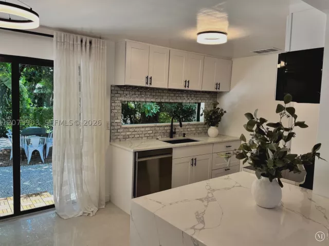 Продажа дома по адресу 5741 Simms St - фото 9378166