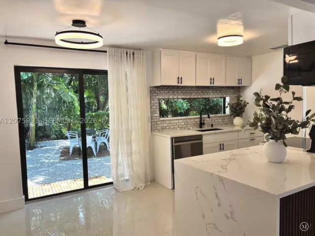 Продажа дома по адресу 5741 Simms St - фото 9378168
