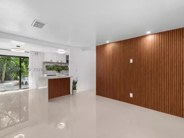 Продажа дома по адресу 5741 Simms St - фото 9378142