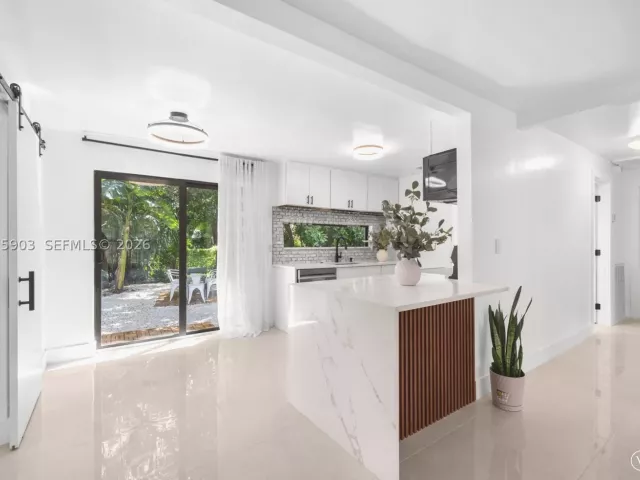 Продажа дома по адресу 5741 Simms St - фото 9378143
