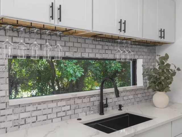 Продажа дома по адресу 5741 Simms St - фото 9378144