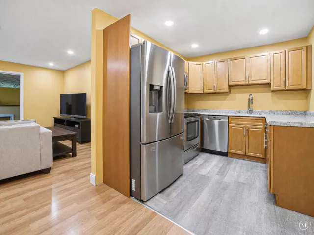Продажа дома по адресу 691 NW 20TH Court - фото 9368555