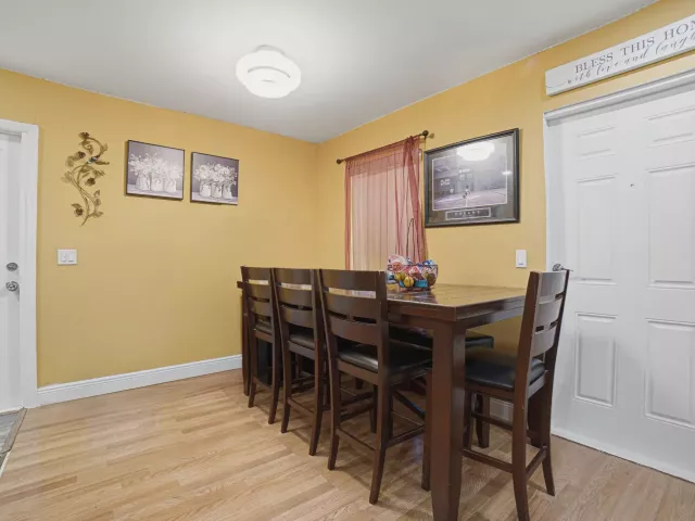 Продажа дома по адресу 691 NW 20TH Court - фото 9368559