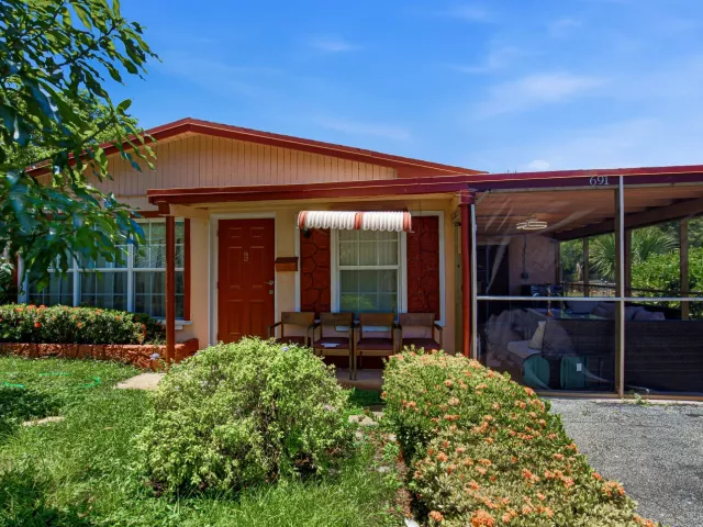 Продажа дома по адресу 691 NW 20TH Court - фото 9368546