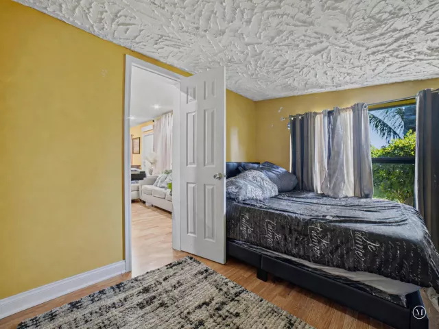 Продажа дома по адресу 691 NW 20TH Court - фото 9368569