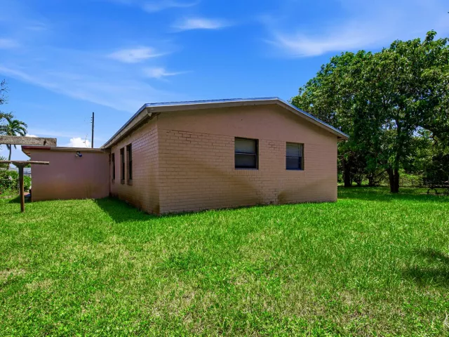 Продажа дома по адресу 691 NW 20TH Court - фото 9368575