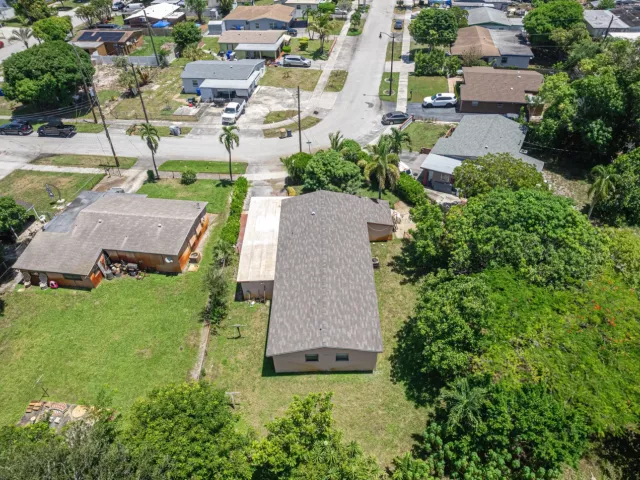 Продажа дома по адресу 691 NW 20TH Court - фото 9368582