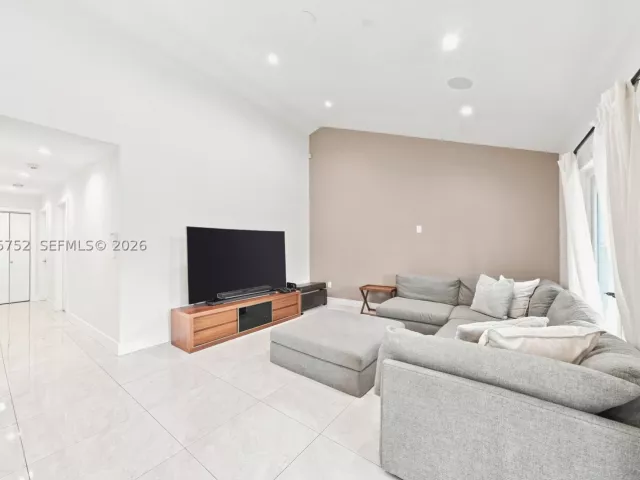 Продажа дома по адресу 8250 SW 86th Ct - фото 9370168