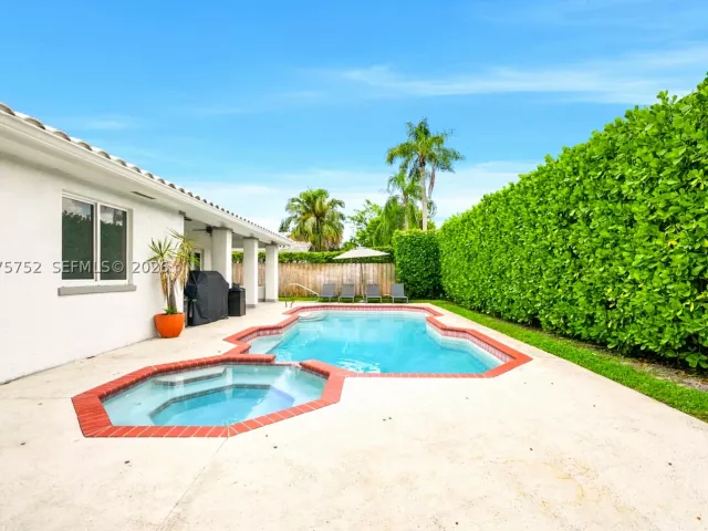 Продажа дома по адресу 8250 SW 86th Ct - фото 9370190