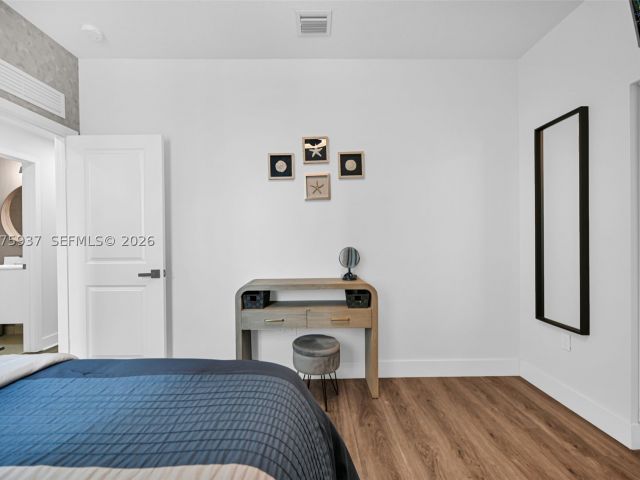 Продажа дома по адресу 4256 NW 83rd Ave - фото 9369708