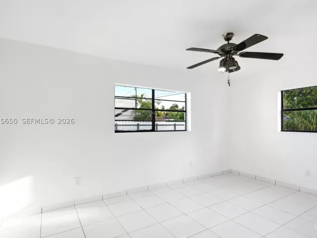 Продажа дома по адресу 17360 SW 121st Ave - фото 9368766