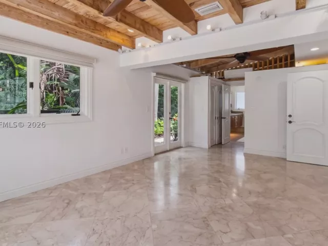 Продажа дома по адресу 2613 Tortugas Ln - фото 9370612