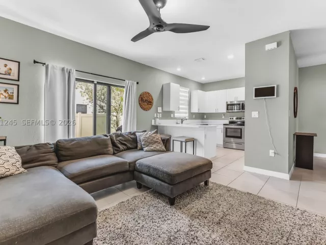 Продажа дома по адресу 20397 NW 6th Pl - фото 9376972