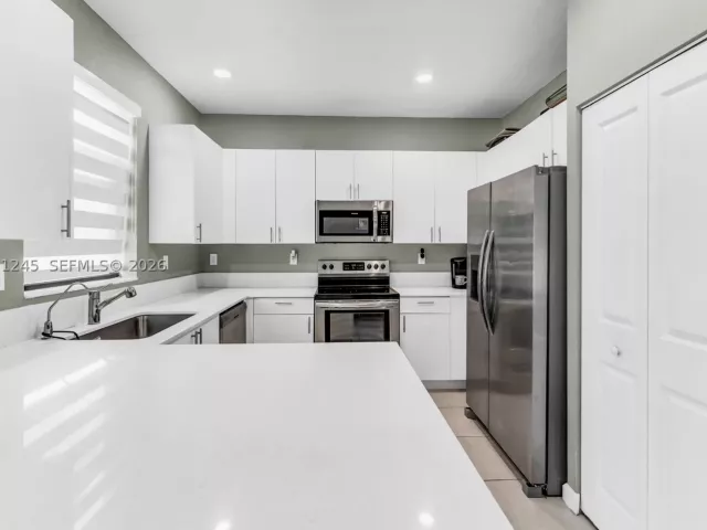 Продажа дома по адресу 20397 NW 6th Pl - фото 9376959