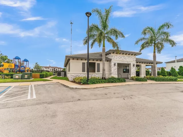 Продажа дома по адресу 20397 NW 6th Pl - фото 9376992