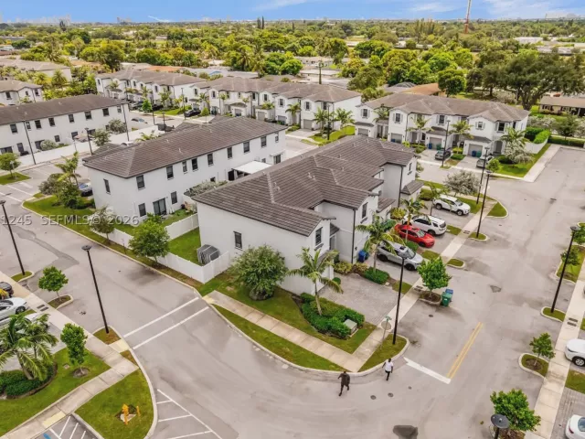 Продажа дома по адресу 20397 NW 6th Pl - фото 9377001