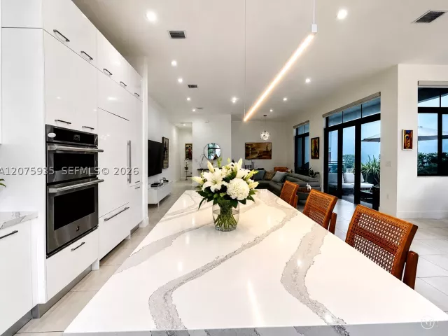 Продажа дома по адресу 4318 NW 81st Ave - фото 9370699