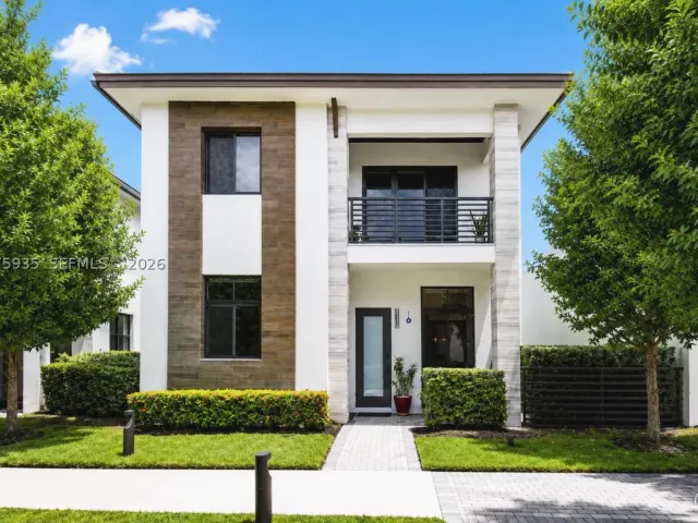 Продажа дома по адресу 4318 NW 81st Ave - фото 9370689