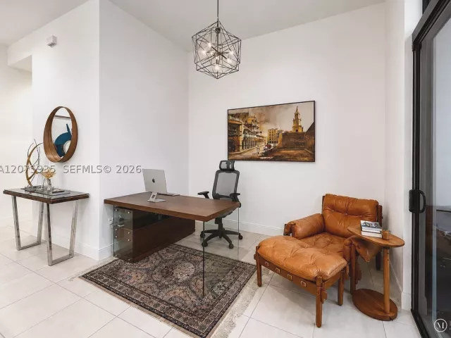Продажа дома по адресу 4318 NW 81st Ave - фото 9370708