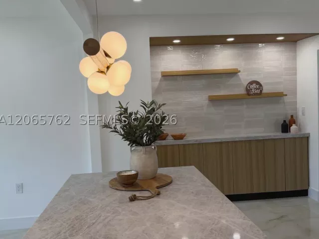 Продажа дома по адресу 1055 NW 143rd St - фото 9370826