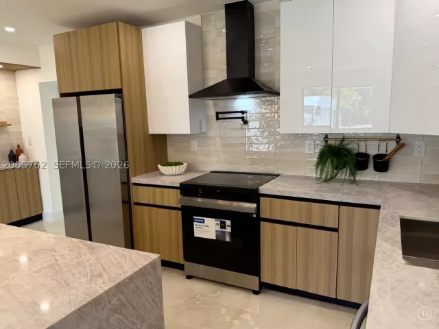 Продажа дома по адресу 1055 NW 143rd St - фото 9370827