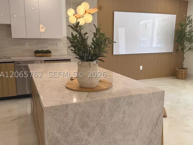 Продажа дома по адресу 1055 NW 143rd St - фото 9370828