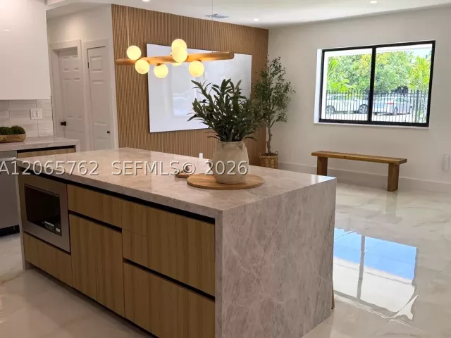 Продажа дома по адресу 1055 NW 143rd St - фото 9370829