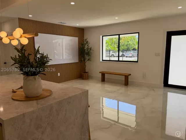 Продажа дома по адресу 1055 NW 143rd St - фото 9370830