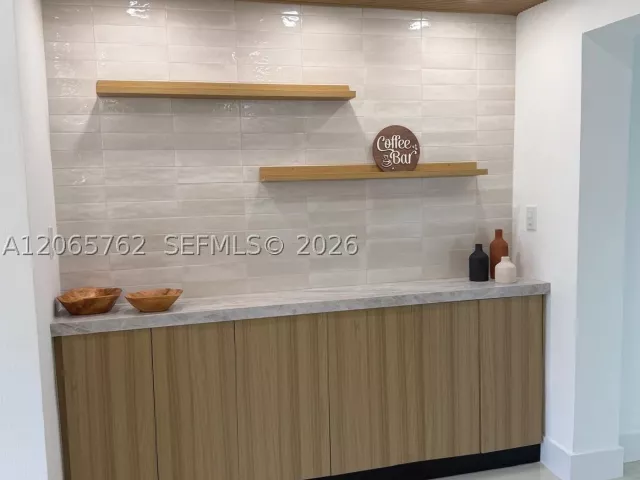 Продажа дома по адресу 1055 NW 143rd St - фото 9370832